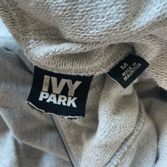 Ivy Park Heathered Grey 3/4 Length Joggers - Picture 2 of 2